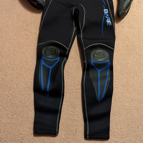 3/2mm Wetsuit and water boots - Picture 2 of 8